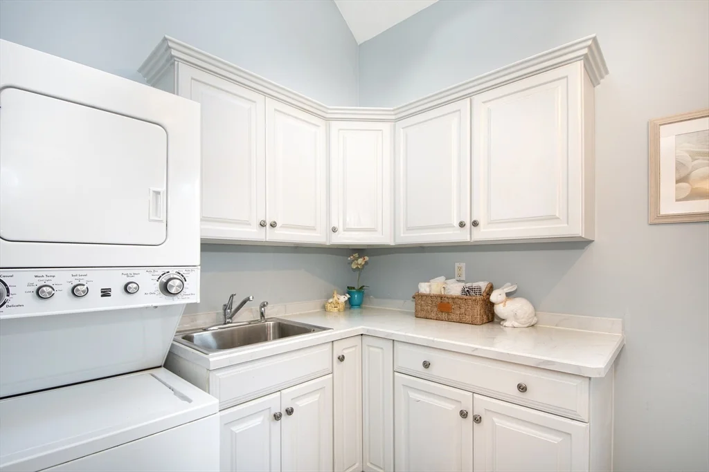 2 bed, 3 bath apartment for rent at 40 Driftway Unit 13, Third Cliff — photo 15 of 20