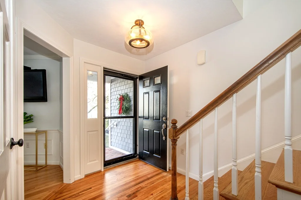 2 bed, 3 bath apartment for rent at 40 Driftway Unit 13, Third Cliff — photo 3 of 20