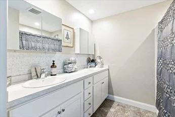 3 bed, 2 bath apartment for rent at 40 Drum Dr Unit 40, Manomet — photo 10 of 25