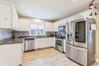 3 bed, 2 bath apartment for rent at 40 Drum Dr Unit 40, Manomet — photo 3 of 25