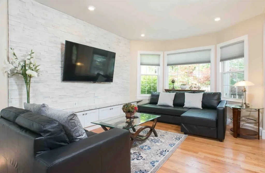3 bed, 2 bath apartment for rent at 40 Eddy St Unit 40, West Newton — photo 7 of 14