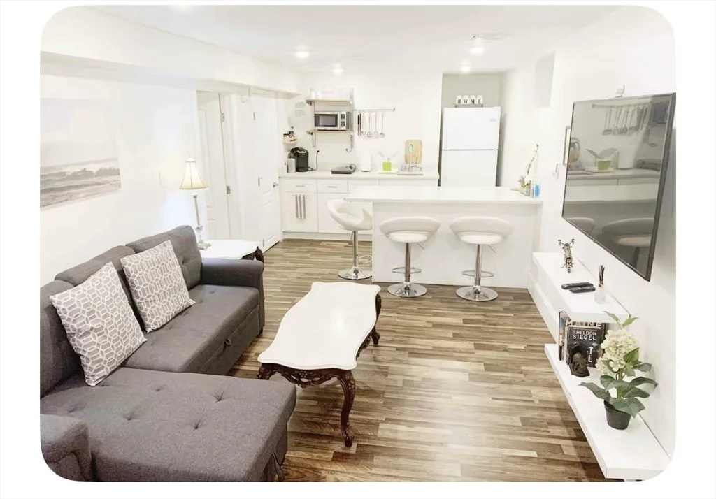 3 bed, 2 bath apartment for rent at 40 Eddy St Unit 40, West Newton — photo 2 of 14