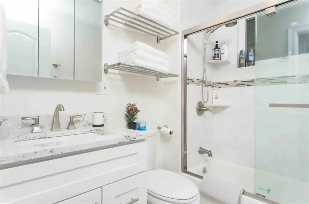 3 bed, 2 bath apartment for rent at 40 Eddy St Unit 40, West Newton — photo 5 of 14