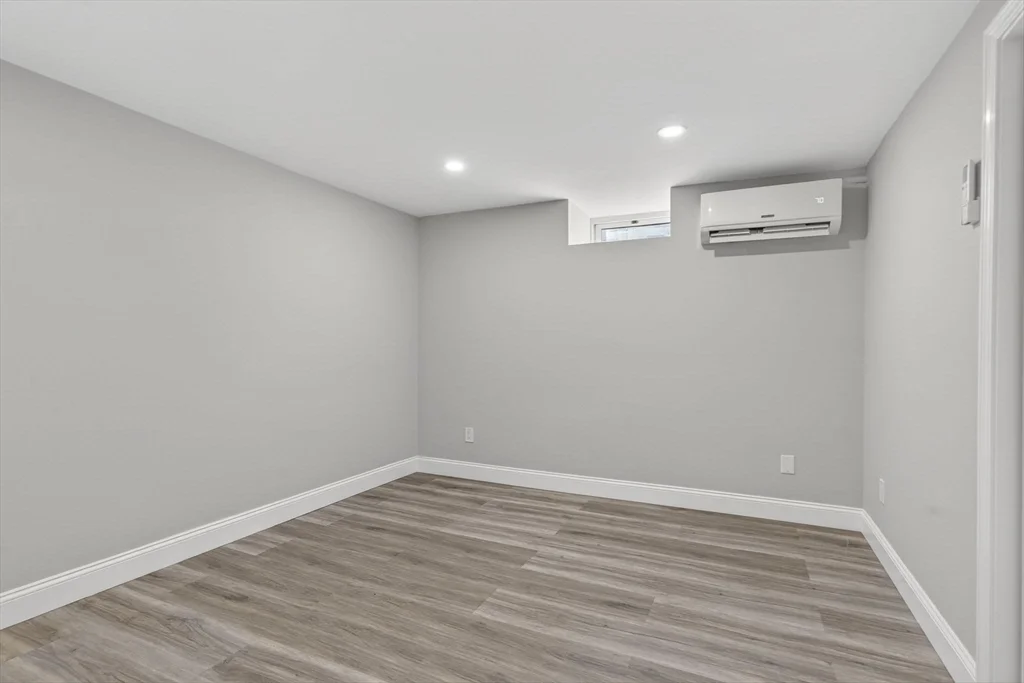 1 bed, 1 bath apartment for rent at 40 Elm St Unit B, Wakefield — photo 8 of 15
