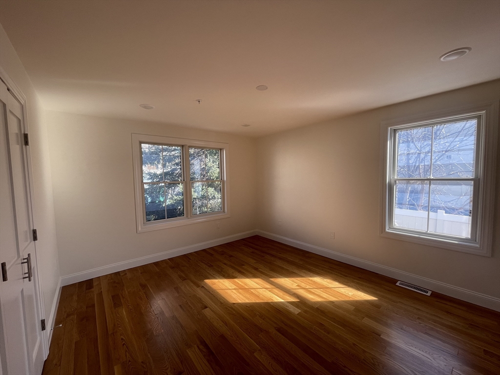 3 bed, 2 bath apartment for rent at 40 Everett St Unit 1, Everett — photo 32 of 36