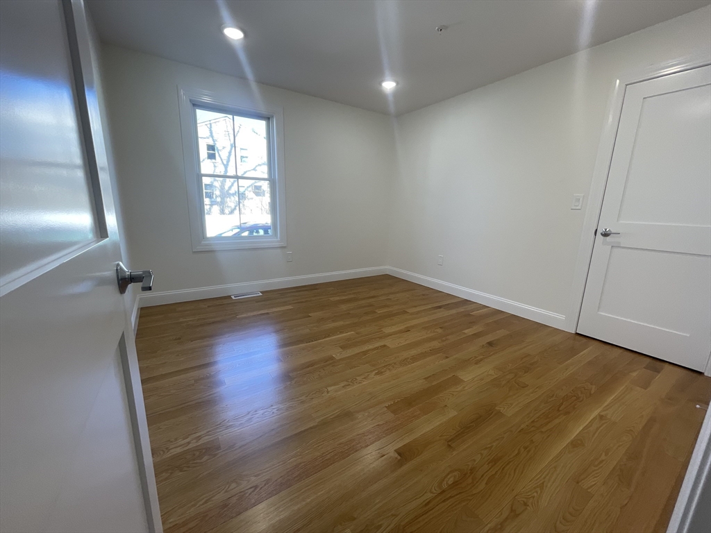 3 bed, 2 bath apartment for rent at 40 Everett St Unit 1, Everett — photo 21 of 36