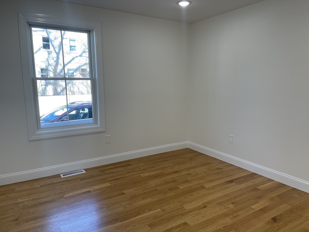 3 bed, 2 bath apartment for rent at 40 Everett St Unit 1, Everett — photo 24 of 36