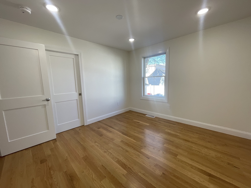 3 bed, 2 bath apartment for rent at 40 Everett St Unit 1, Everett — photo 4 of 36