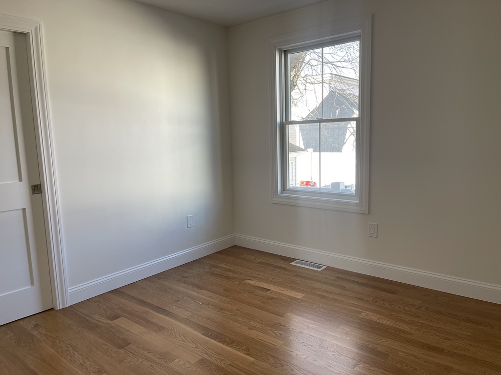 3 bed, 2 bath apartment for rent at 40 Everett St Unit 1, Everett — photo 30 of 36