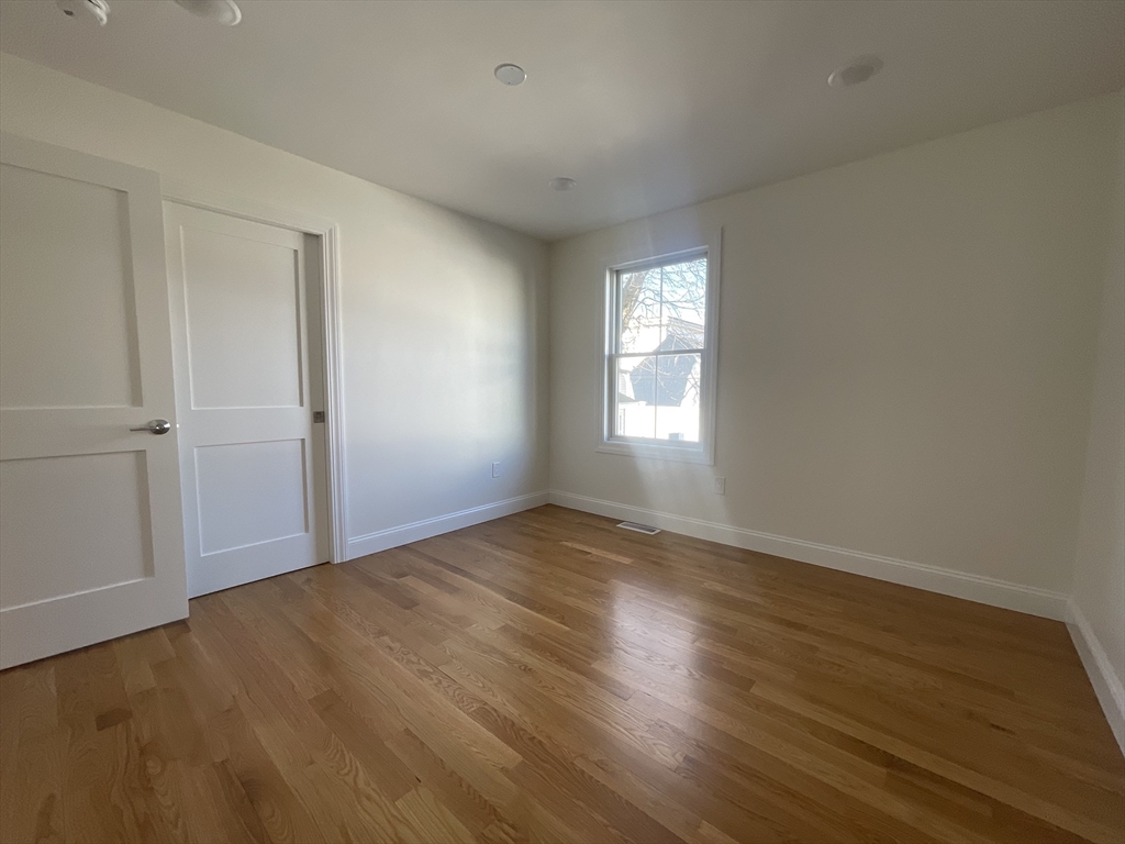 3 bed, 2 bath apartment for rent at 40 Everett St Unit 1, Everett — photo 27 of 36