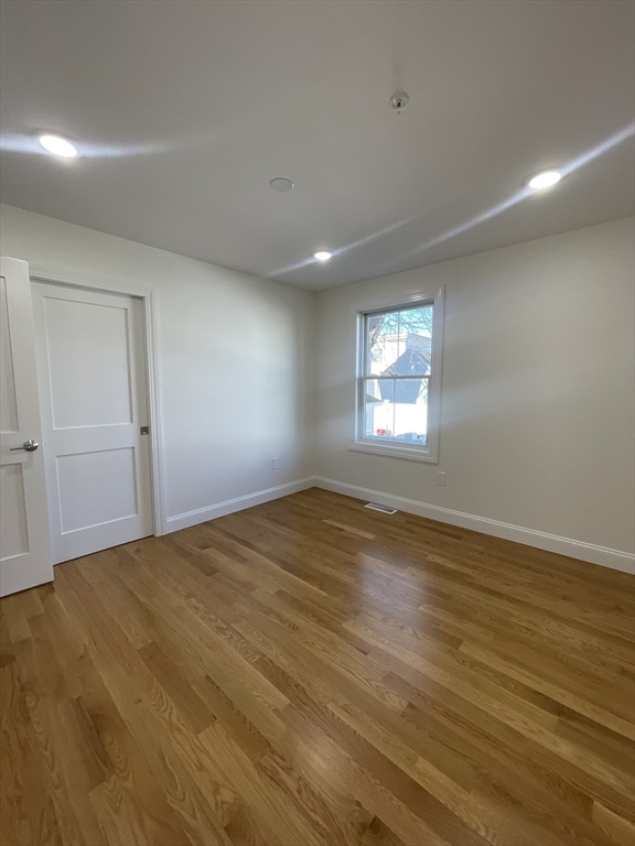 3 bed, 2 bath apartment for rent at 40 Everett St Unit 1, Everett — photo 6 of 36