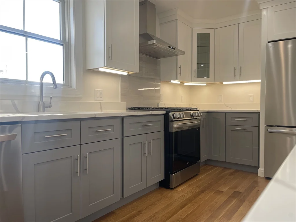 3 bed, 2 bath apartment for rent at 40 Everett St Unit 2, Everett — photo 2 of 33