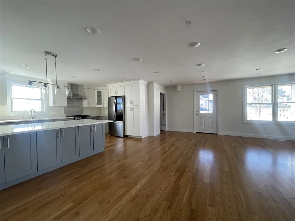 3 bed, 2 bath apartment for rent at 40 Everett St Unit 2, Everett — photo 9 of 33