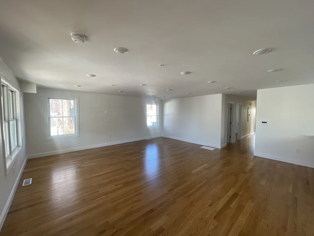 3 bed, 2 bath apartment for rent at 40 Everett St Unit 2, Everett — photo 13 of 33