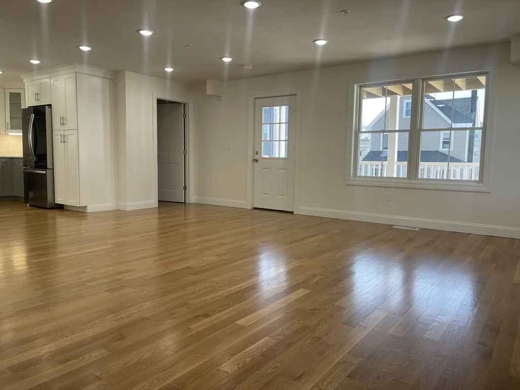 3 bed, 2 bath apartment for rent at 40 Everett St Unit 2, Everett — photo 12 of 33