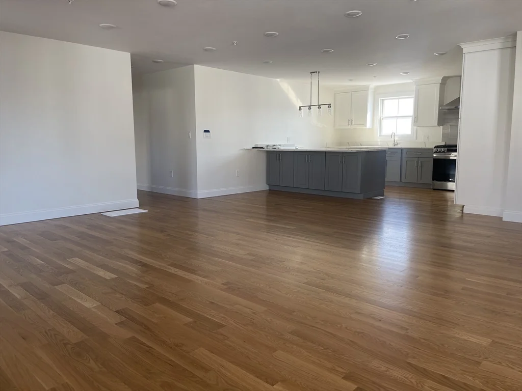3 bed, 2 bath apartment for rent at 40 Everett St Unit 2, Everett — photo 10 of 33