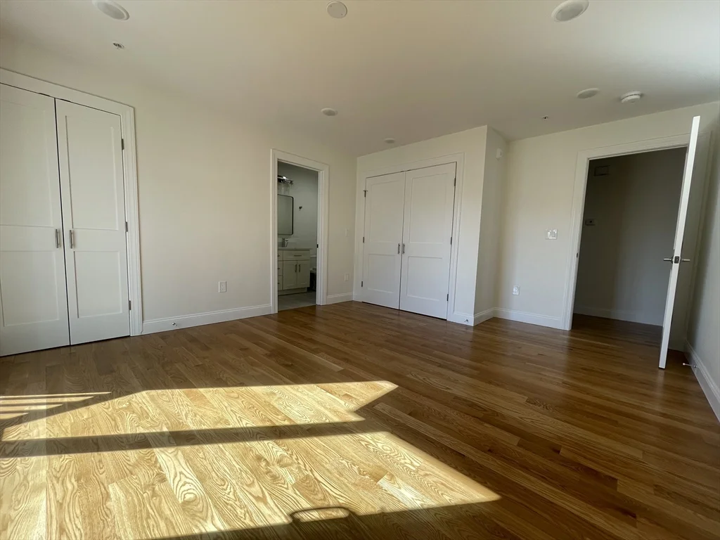 3 bed, 2 bath apartment for rent at 40 Everett St Unit 2, Everett — photo 16 of 33