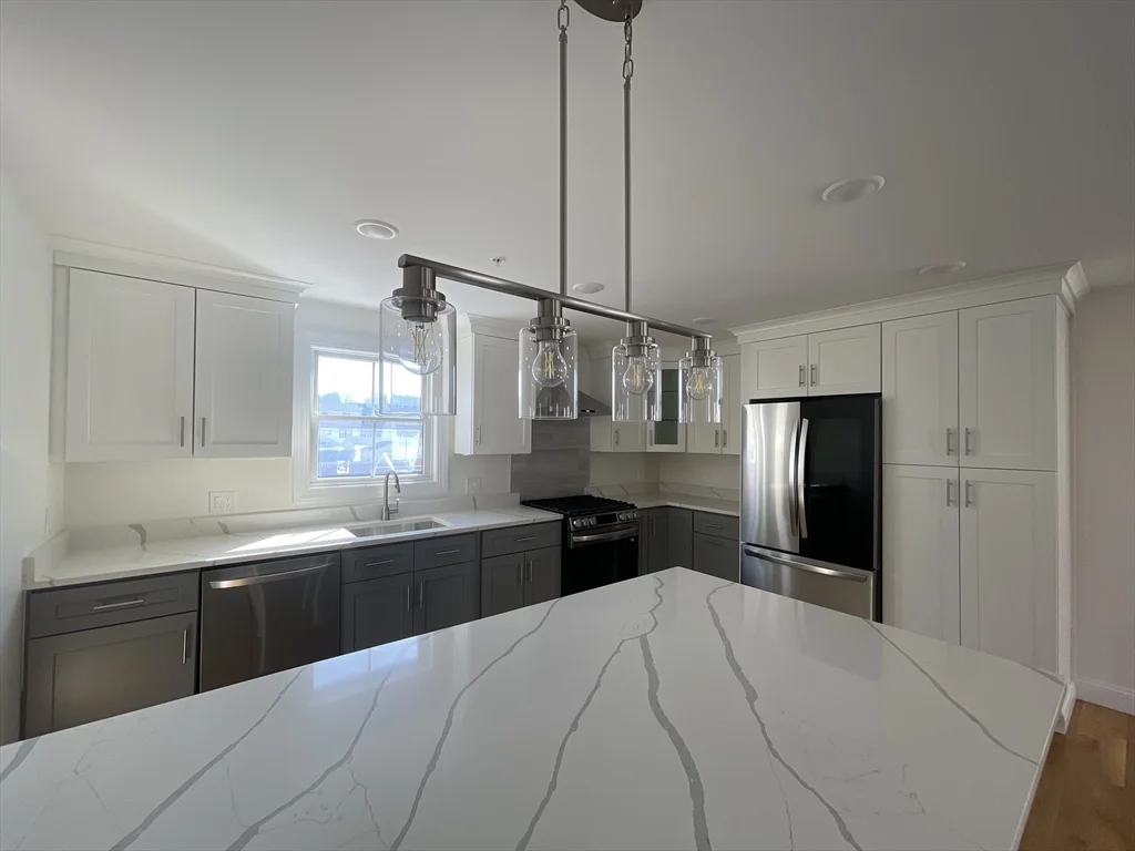 3 bed, 2 bath apartment for rent at 40 Everett St Unit 2, Everett — photo 4 of 33