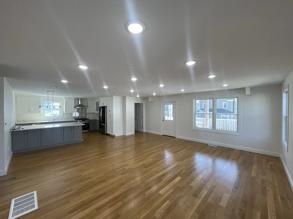 3 bed, 2 bath apartment for rent at 40 Everett St Unit 2, Everett — photo 11 of 33