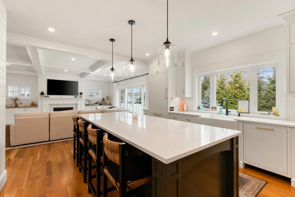 4 bed, 3 bath apartment for rent at 40 Foley Beach Rd, Hingham — photo 15 of 42