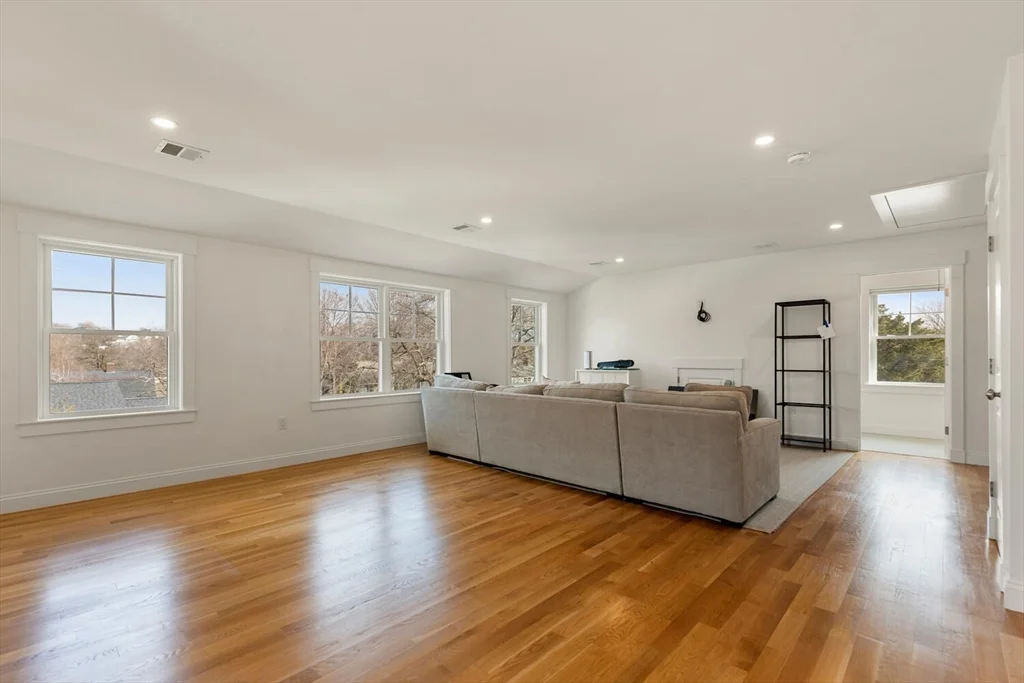 4 bed, 3 bath apartment for rent at 40 Foley Beach Rd, Hingham — photo 29 of 42