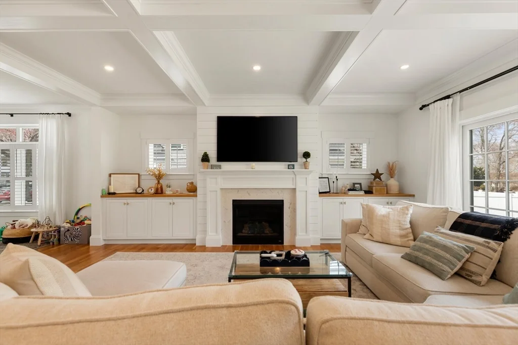 4 bed, 3 bath apartment for rent at 40 Foley Beach Rd, Hingham — photo 11 of 42