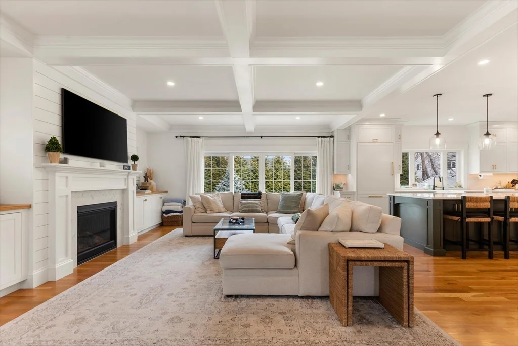 4 bed, 3 bath apartment for rent at 40 Foley Beach Rd, Hingham — photo 8 of 42