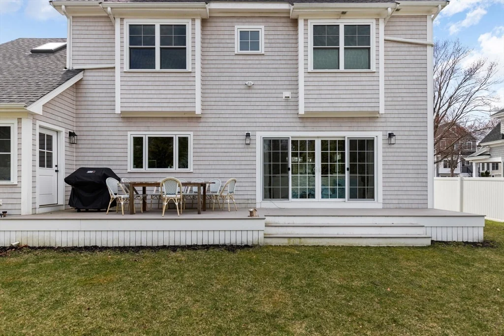 4 bed, 3 bath apartment for rent at 40 Foley Beach Rd, Hingham — photo 36 of 42