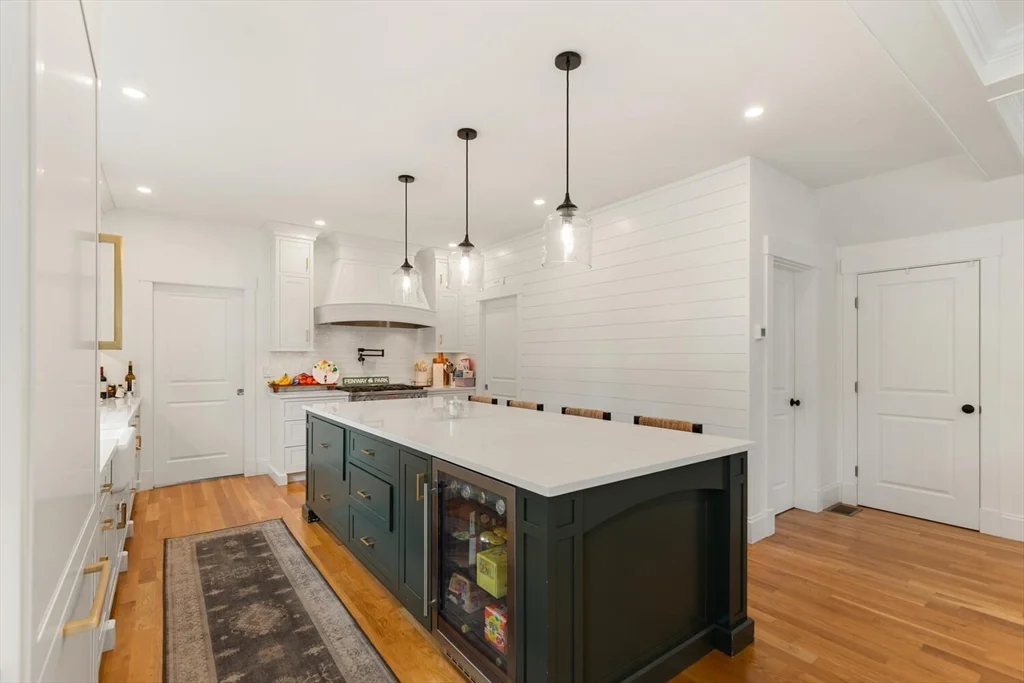 4 bed, 3 bath apartment for rent at 40 Foley Beach Rd, Hingham — photo 14 of 42