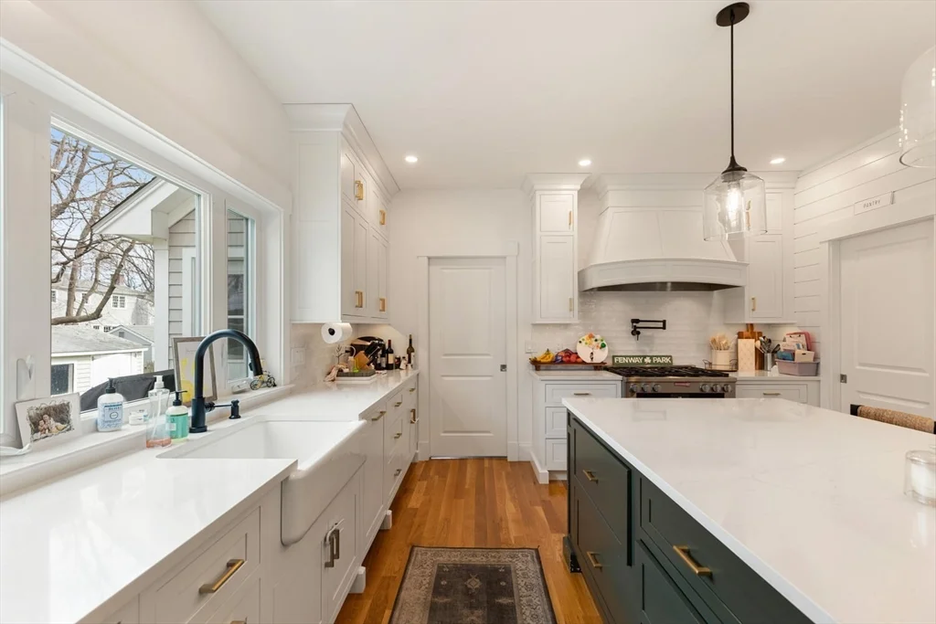 4 bed, 3 bath apartment for rent at 40 Foley Beach Rd, Hingham — photo 16 of 42
