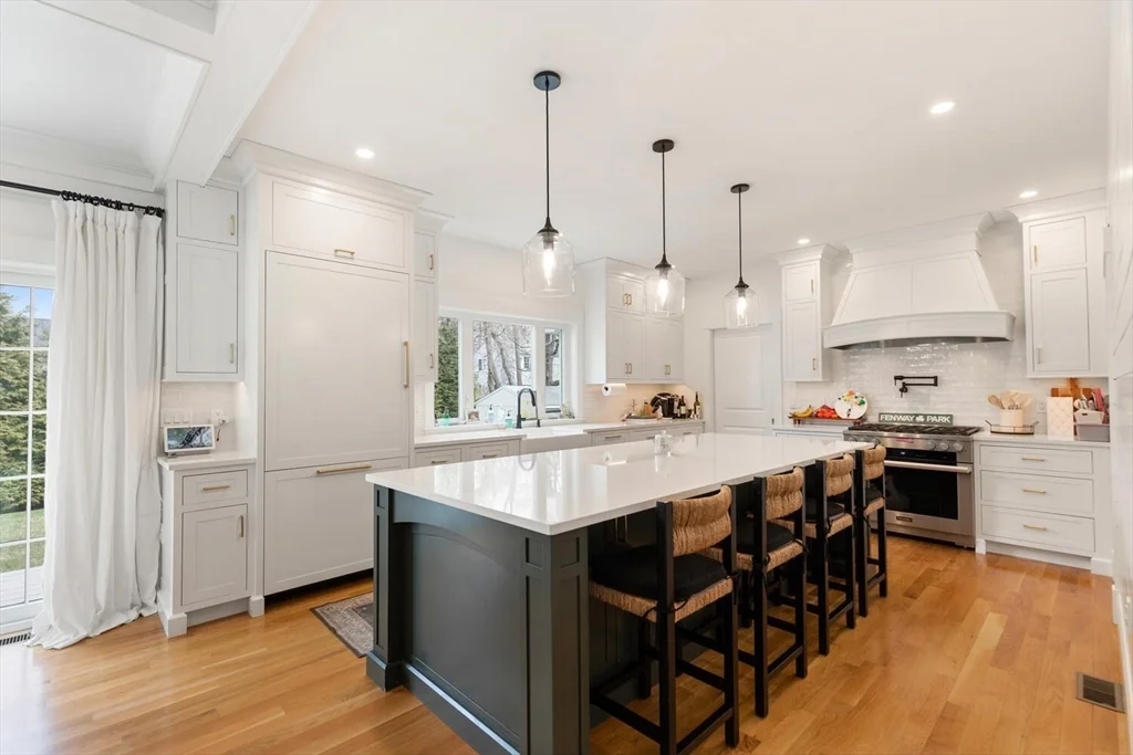 4 bed, 3 bath apartment for rent at 40 Foley Beach Rd, Hingham — photo 13 of 42