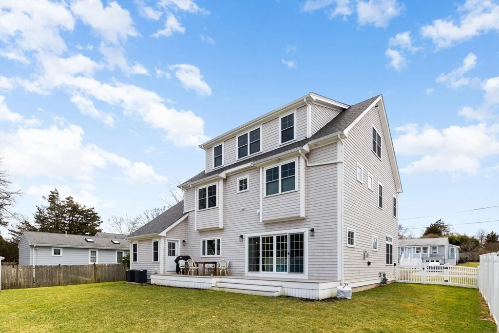 4 bed, 3 bath apartment for rent at 40 Foley Beach Rd, Hingham — photo 34 of 42