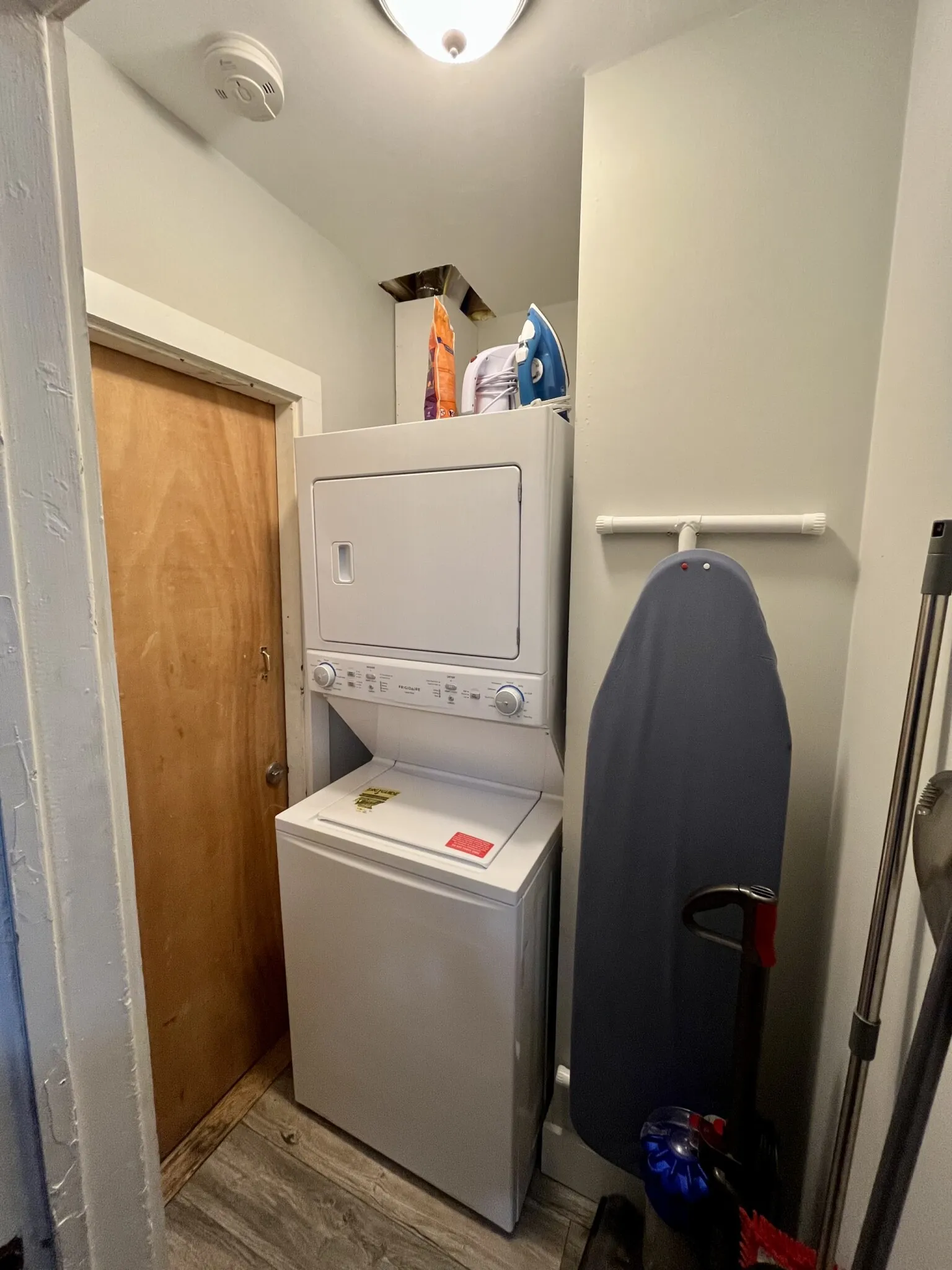 5 bed, 2 bath apartment for rent at 40 Forest St Unit small, Roxbury — photo 8 of 9