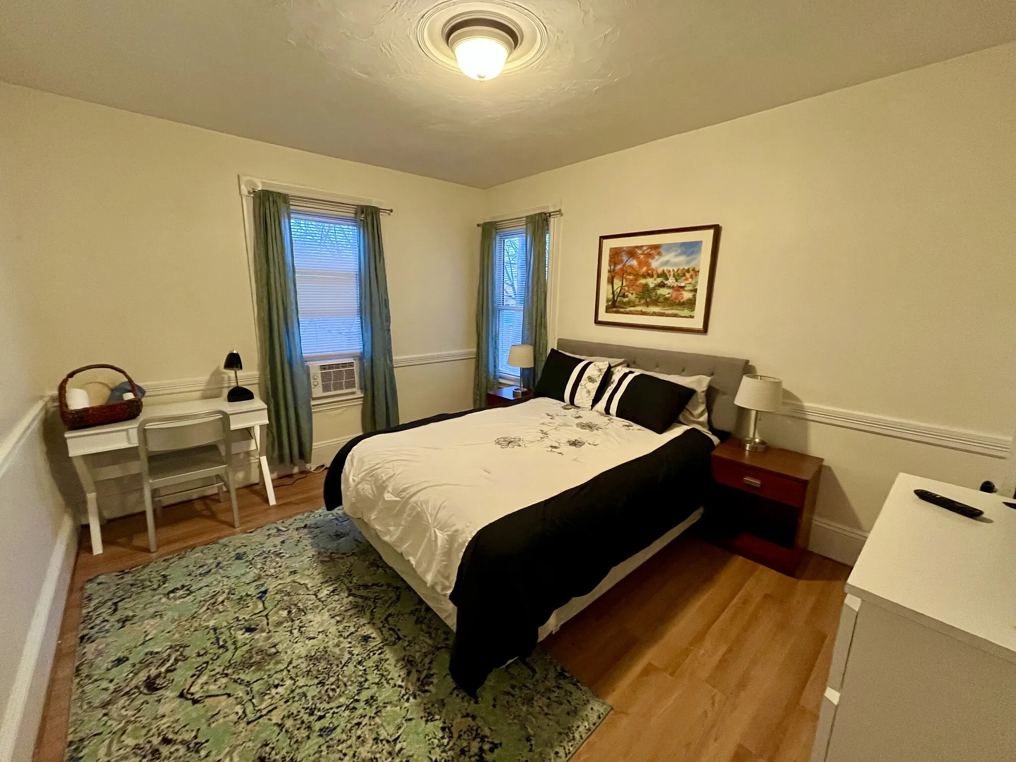 5 bed, 2 bath apartment for rent at 40 Forest St Unit small, Roxbury — photo 6 of 9