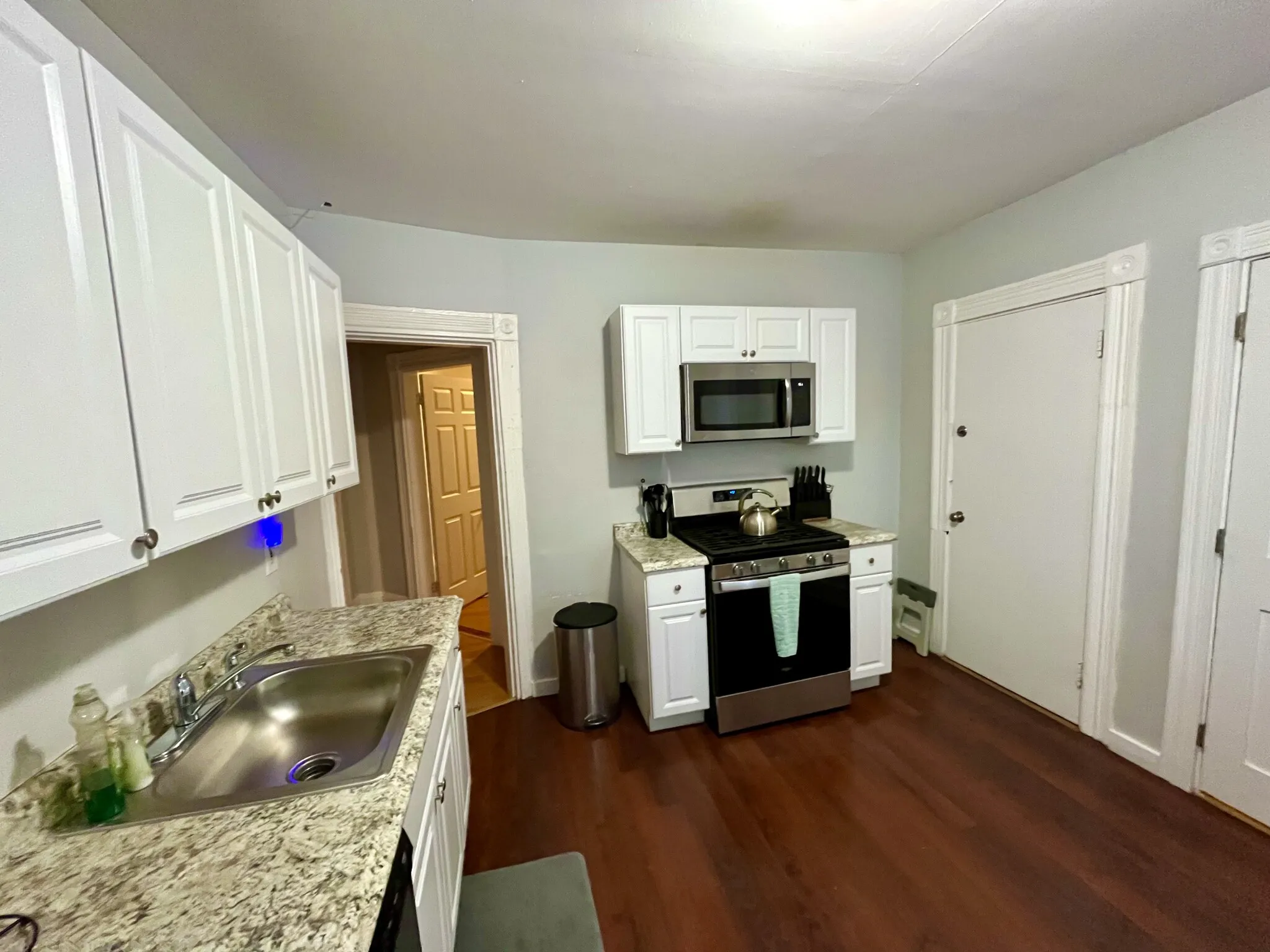 5 bed, 2 bath apartment for rent at 40 Forest St Unit small, Roxbury — photo 3 of 9