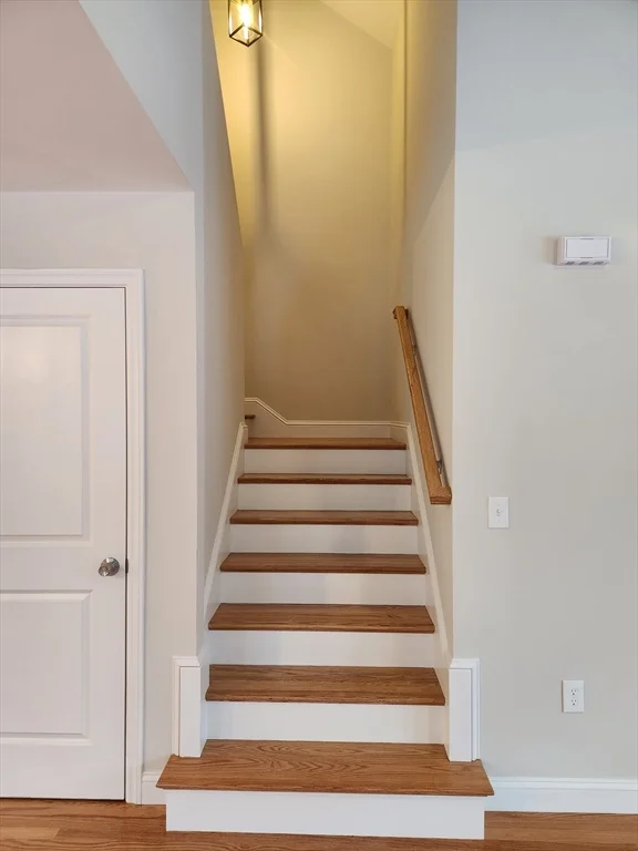 2 bed, 2 bath apartment for rent at 40 Four Seasons Dr Unit 40, Hampstead — photo 4 of 24