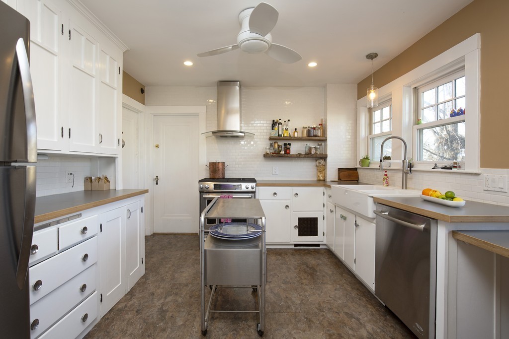 3 bed, 1 bath apartment for rent at 40 Fuller Rd Unit 2, Watertown — photo 1 of 15