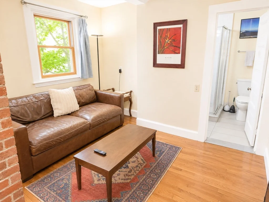 2 bed, 1 bath apartment for rent at 40 Gardner Unit 1, Coolidge Corner — photo 6 of 27