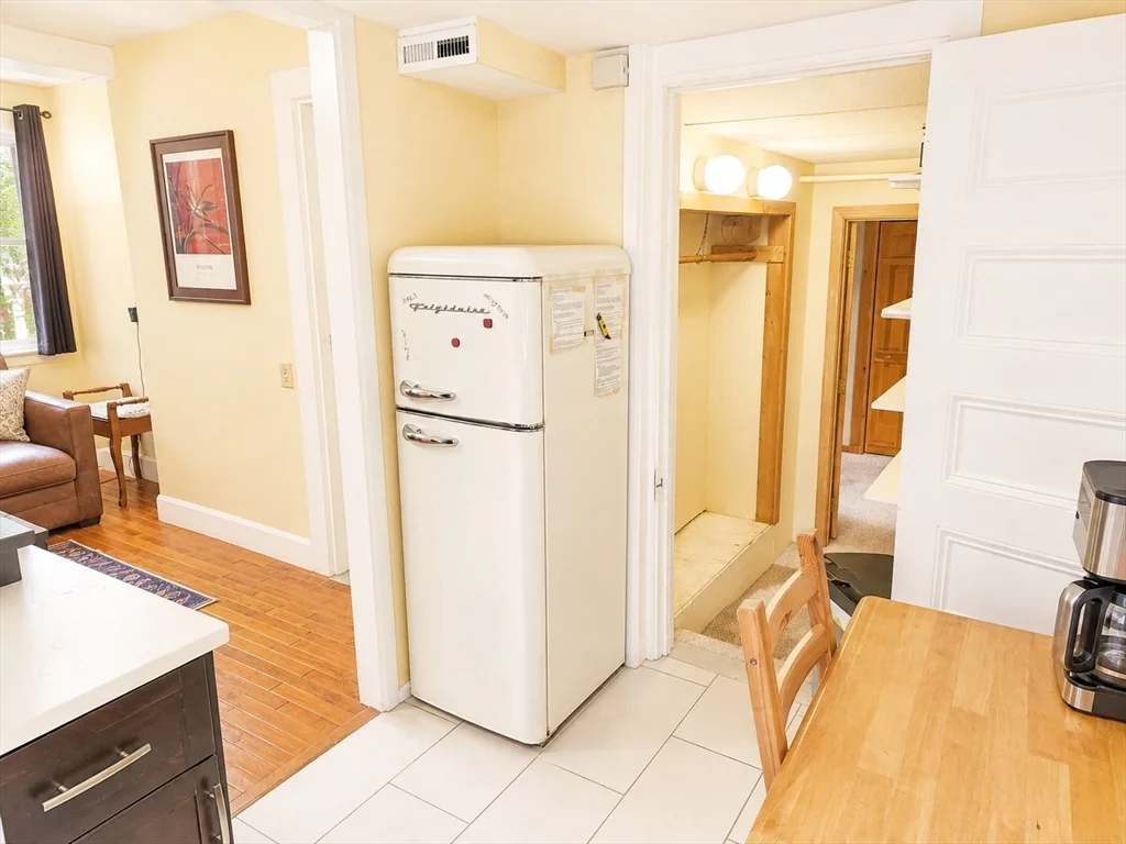 2 bed, 1 bath apartment for rent at 40 Gardner Unit 1, Coolidge Corner — photo 10 of 27
