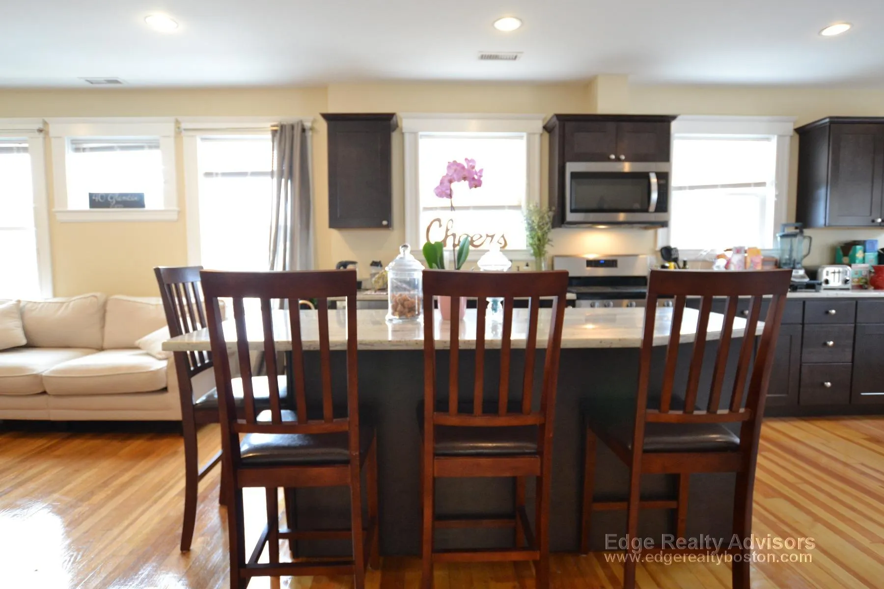 3 bed, 1 bath apartment for rent at 40 Glencoe St Unit 2, Oak Square — photo 7 of 12