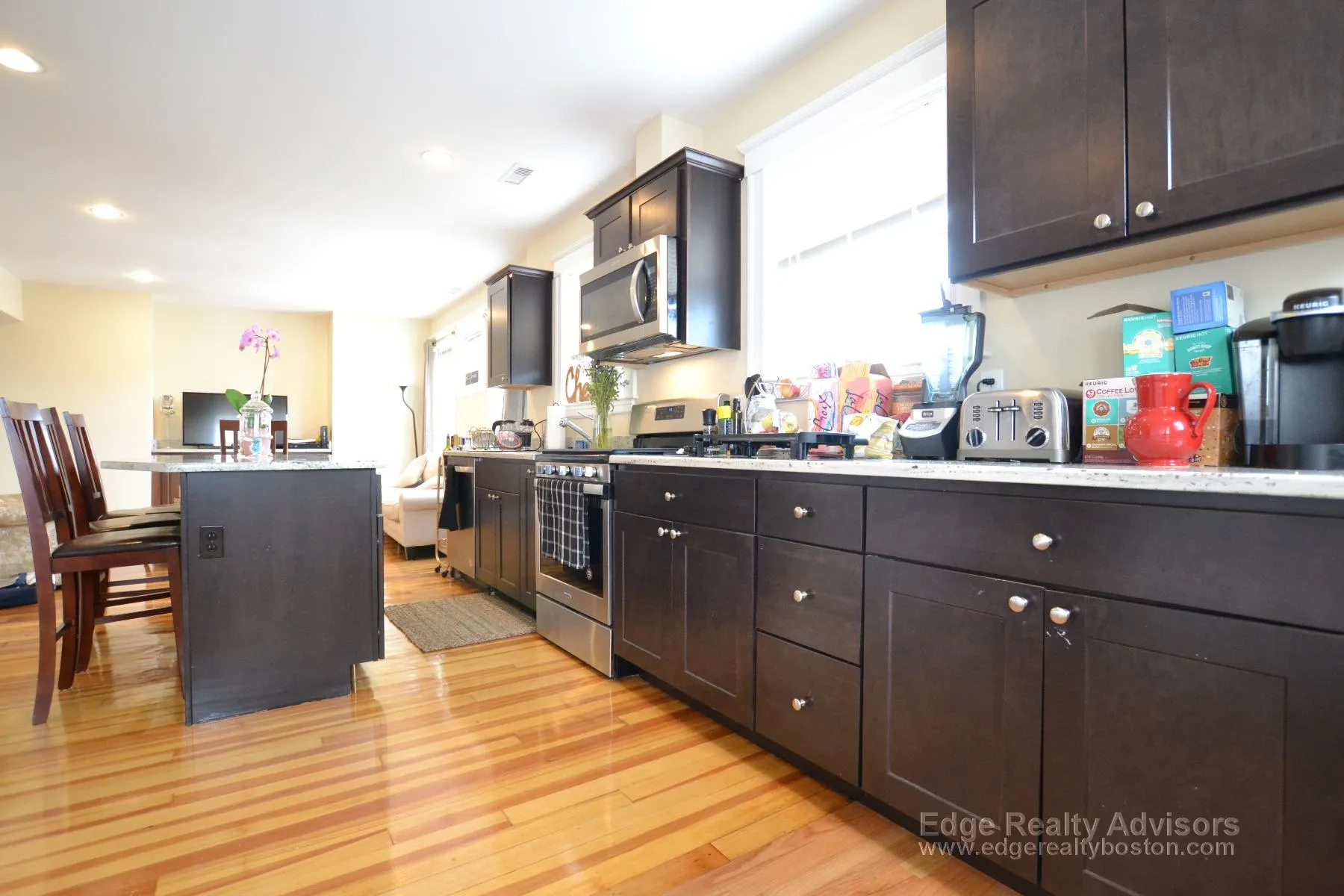 3 bed, 1 bath apartment for rent at 40 Glencoe St Unit 2, Oak Square