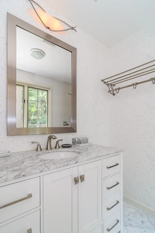 5 bed, 3 bath apartment for rent at 40 Grand Hill Dr, Dover — photo 15 of 17