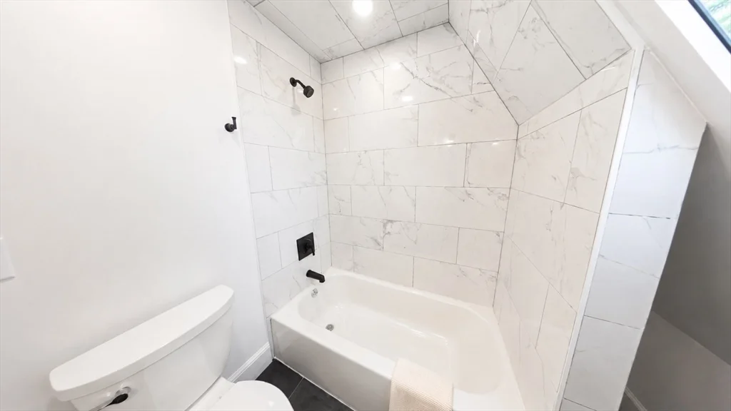 3 bed, 2 bath apartment for rent at 40 Grant Pl, Waltham — photo 18 of 39