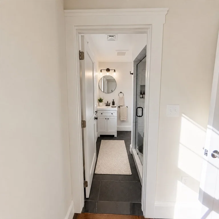 3 bed, 2 bath apartment for rent at 40 Grant Pl, Waltham — photo 27 of 39