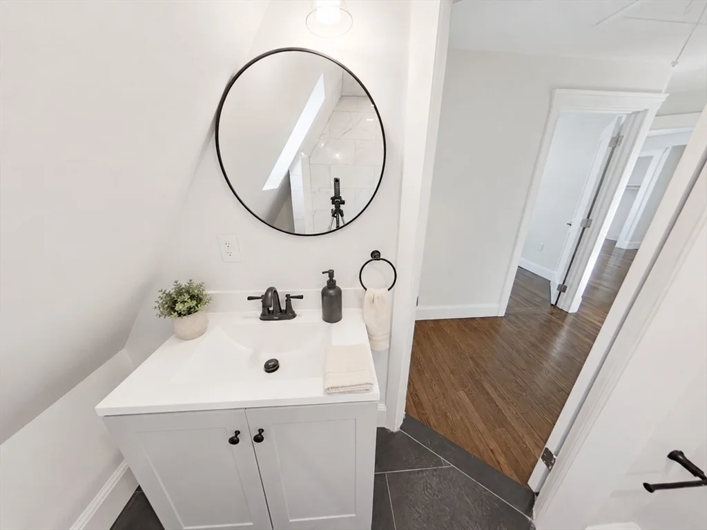 3 bed, 2 bath apartment for rent at 40 Grant Pl, Waltham — photo 19 of 39