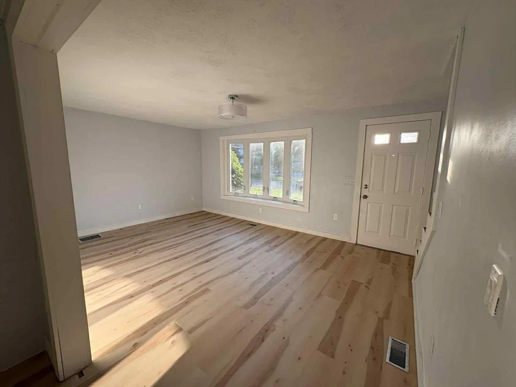2 bed, 1 bath apartment for rent at 40 Green St, Milford — photo 6 of 17