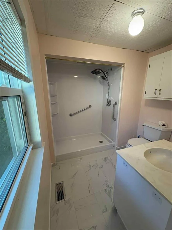 2 bed, 1 bath apartment for rent at 40 Green St, Milford — photo 13 of 17