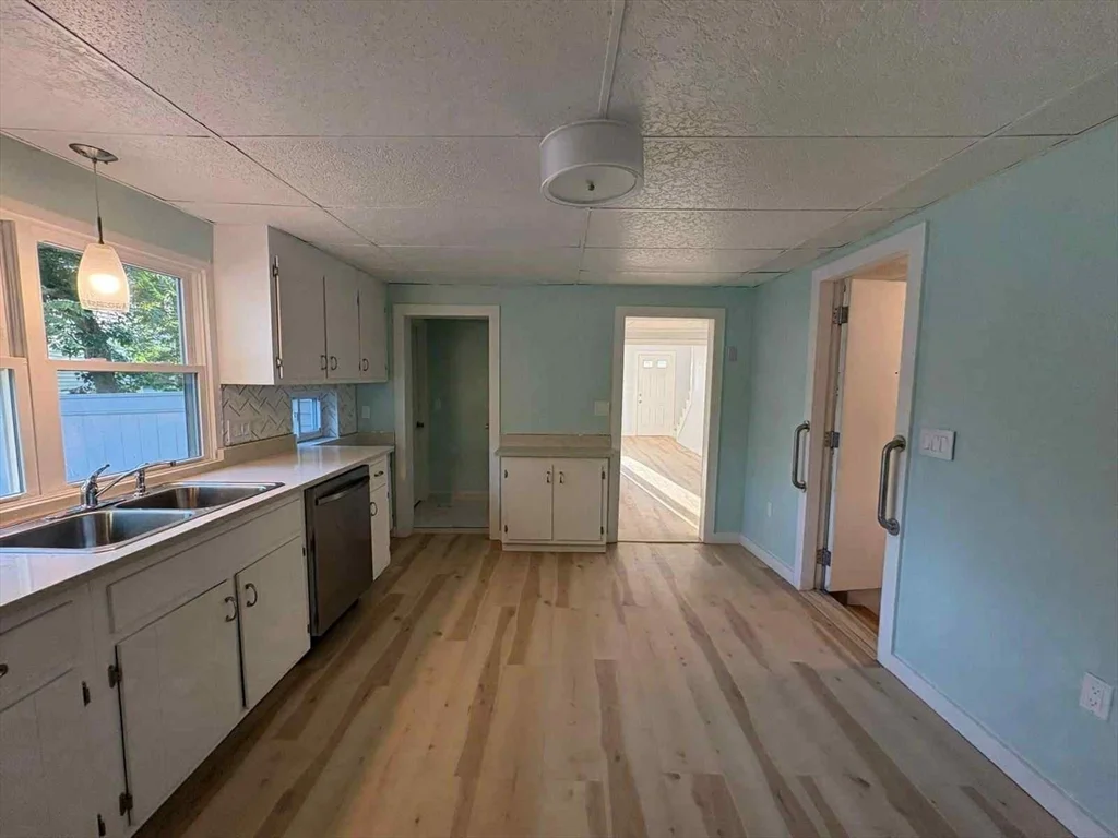 2 bed, 1 bath apartment for rent at 40 Green St, Milford — photo 4 of 17