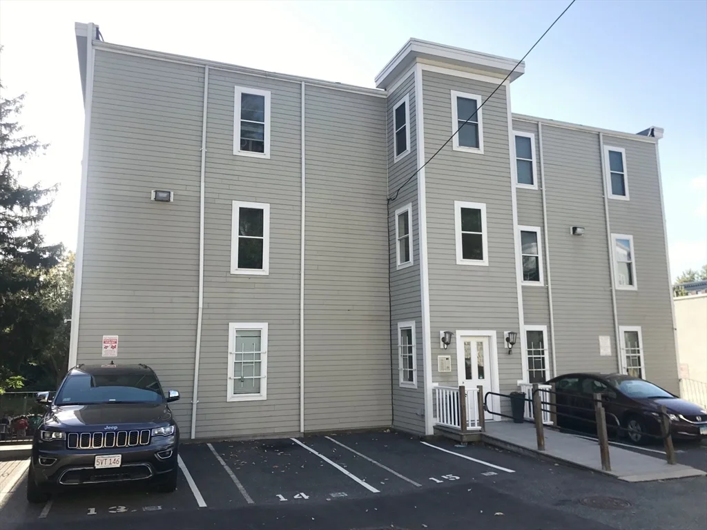 4 bed, 2 bath apartment for rent at 40 Hancock Unit 6, Dorchester — photo 26 of 28