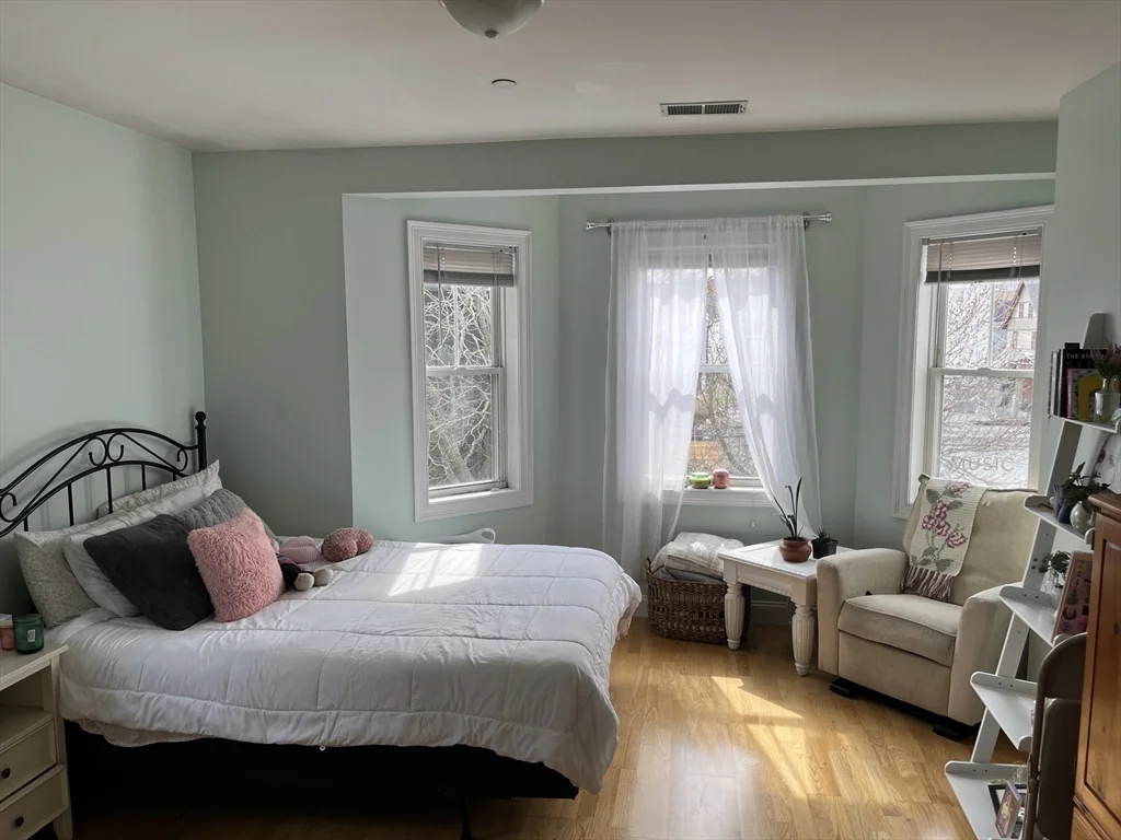 4 bed, 2 bath apartment for rent at 40 Hancock Unit 6, Dorchester — photo 14 of 28